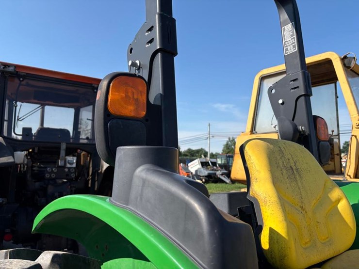 2015-john-deere-5055e-image-21
