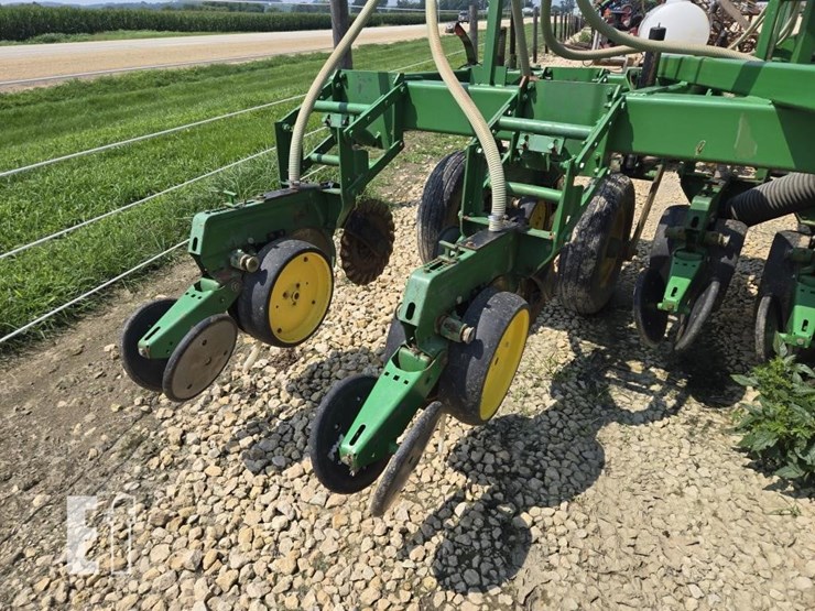 john-deere-7000-image-8