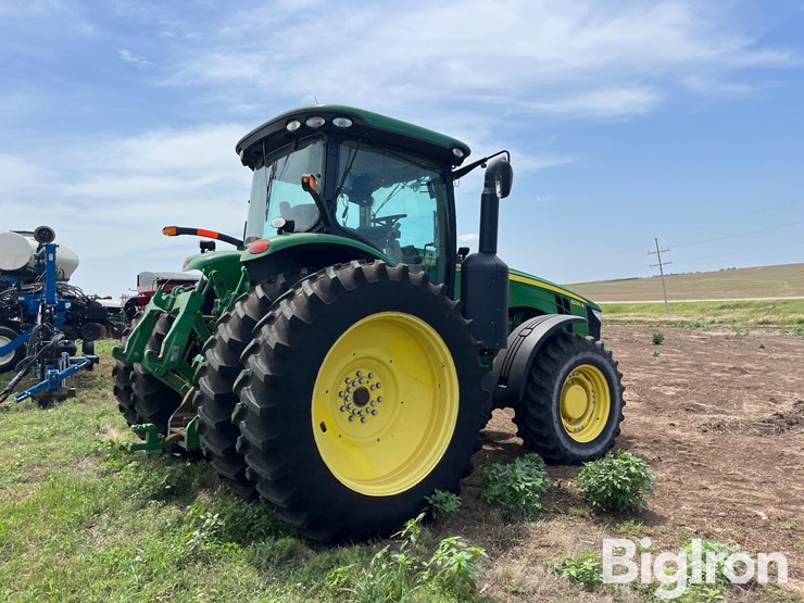 2011-john-deere-8235r-image-5