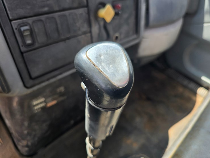 2003-international-durastar-4400-image-85