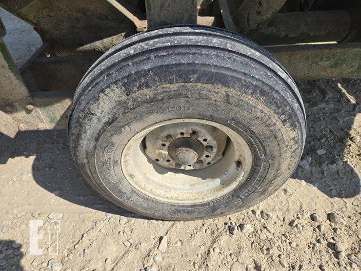 john-deere-400-image-6