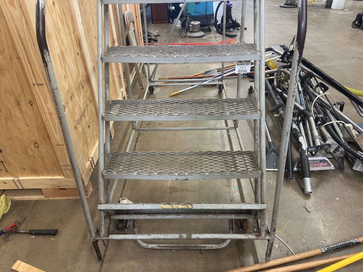 15-ft-steel-rolling-ladder-image-4