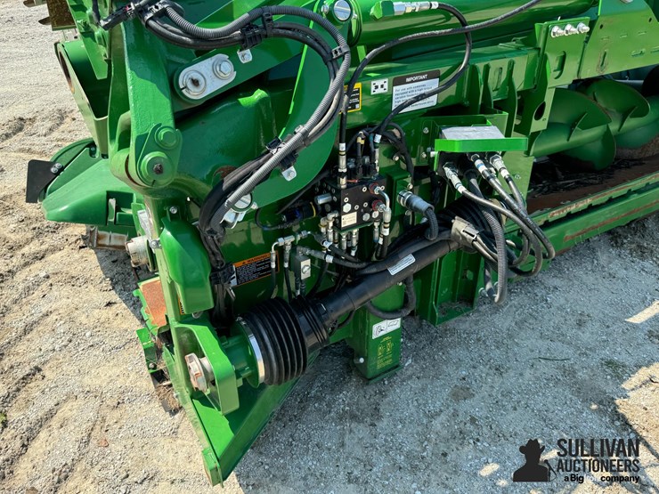 2023-john-deere-c12f-image-17
