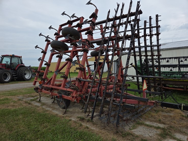 32’-cih-4300-field-cultivator-image-17
