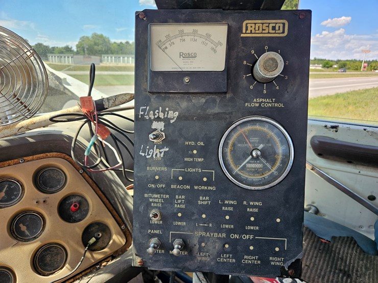 1982-ford-lt9000-image-55