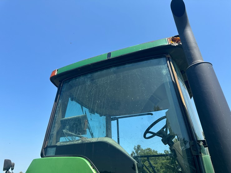2000-john-deere-8410t-image-47