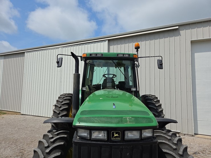 john-deere-8310-image-4