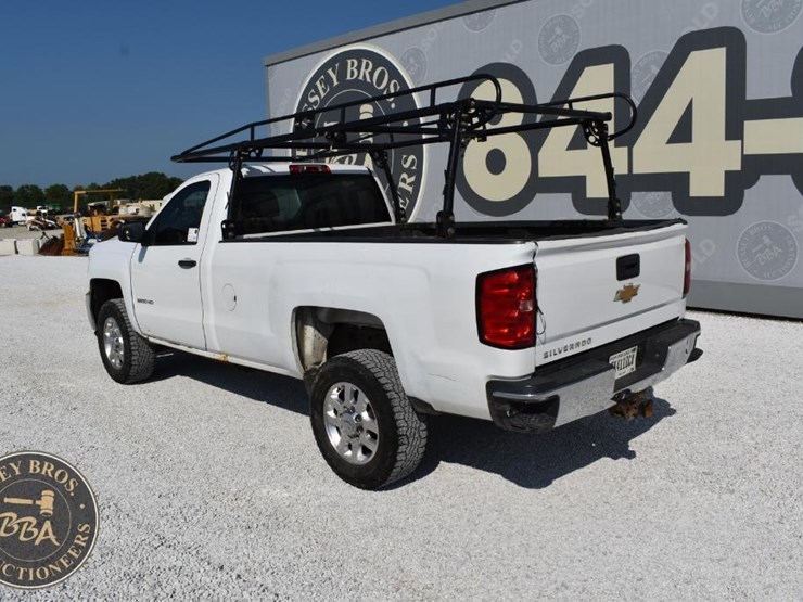 2015-chevrolet-silverado-2500hd-image-10