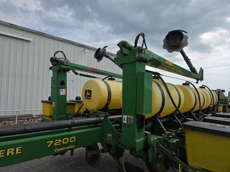 john-deere-7200-image-4
