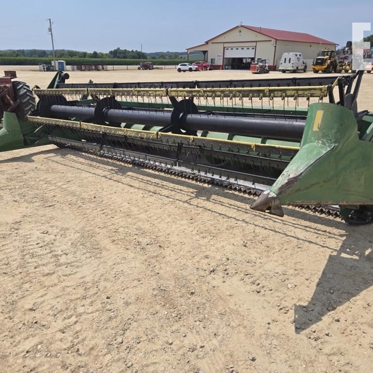 JOHN DEERE 220