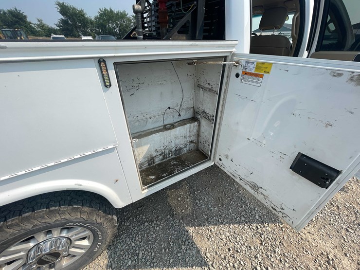 2019-ford-f350-xlt-image-32