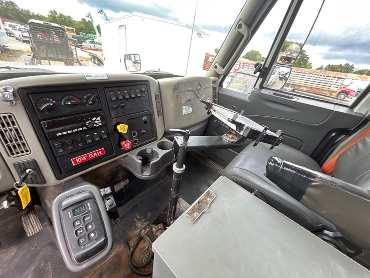 2014-international-durastar-4400-image-14