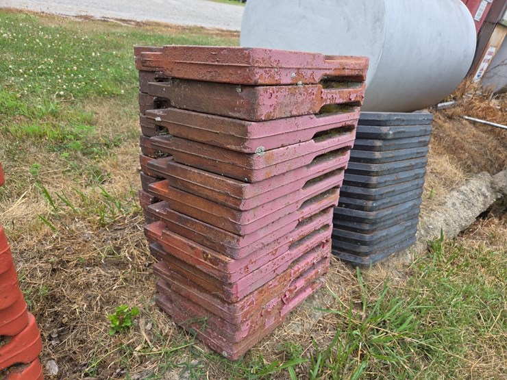 (12)-stamped-ih-100#-suitcase-weights-image-3