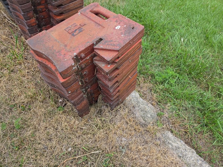 (10)-stamped-ih-100#-suitcase-weights-image-2