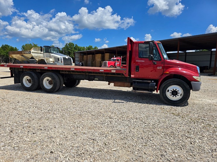 2003-international-durastar-4400-image-47