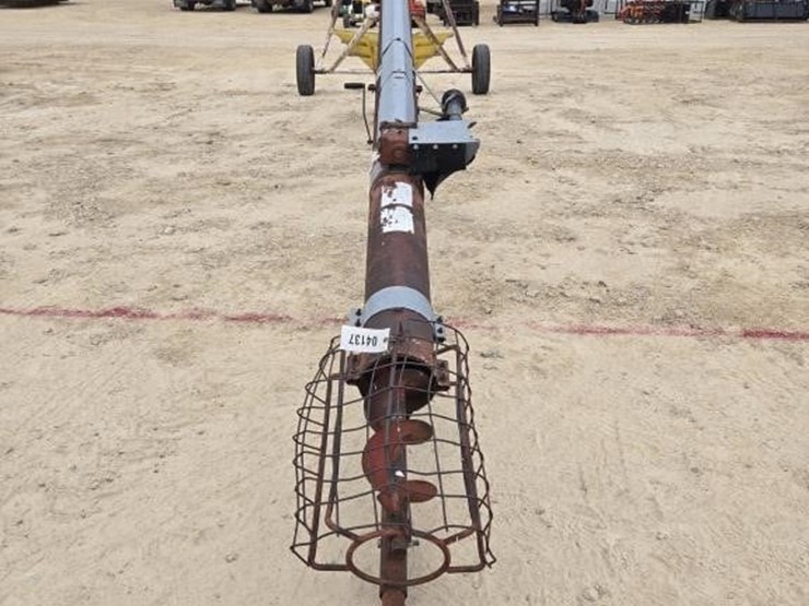 hutchinson-8x53-image-2