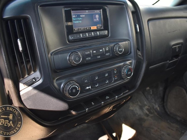 2015-chevrolet-silverado-2500hd-image-54