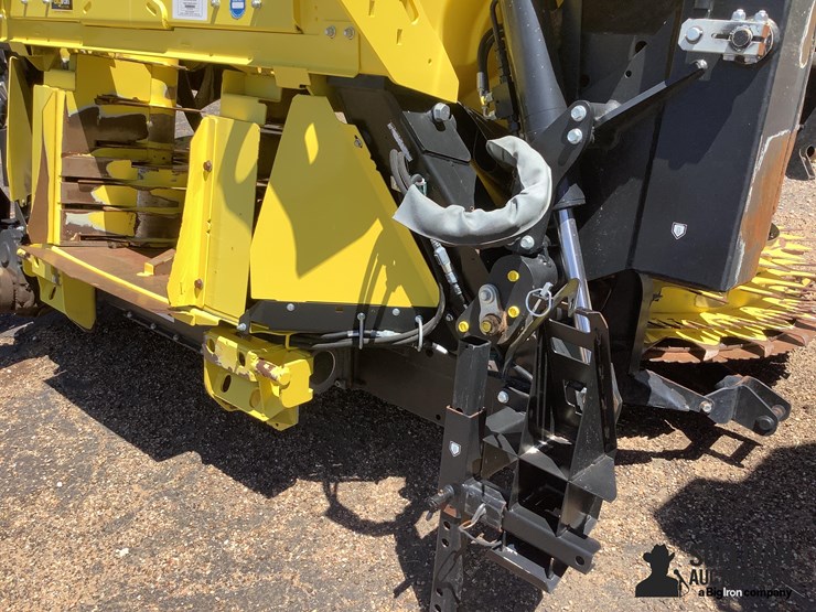 2023-john-deere-772-image-7