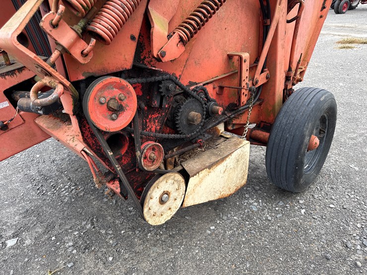 hesston-5500-image-2