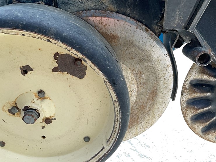 kinze-2600-image-21