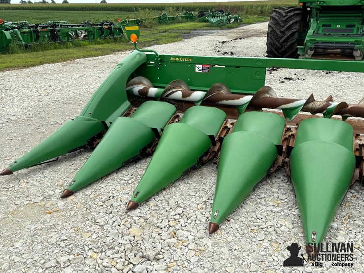 2018-john-deere-708c-image-7