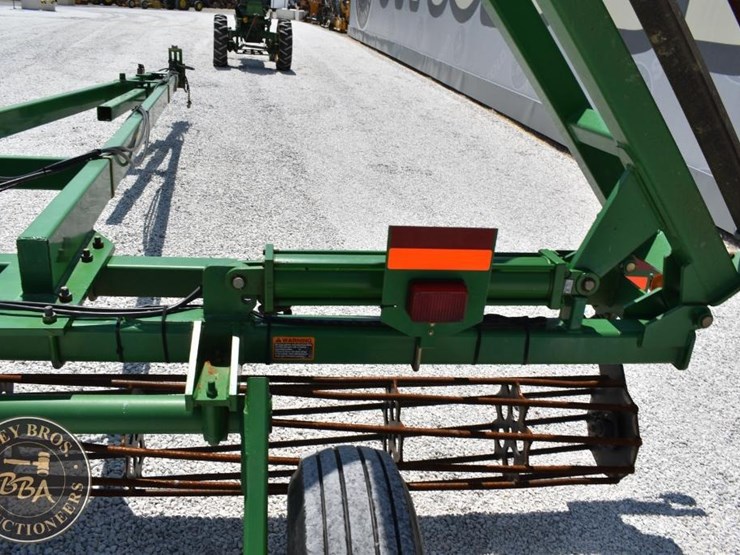 john-deere-200-image-14