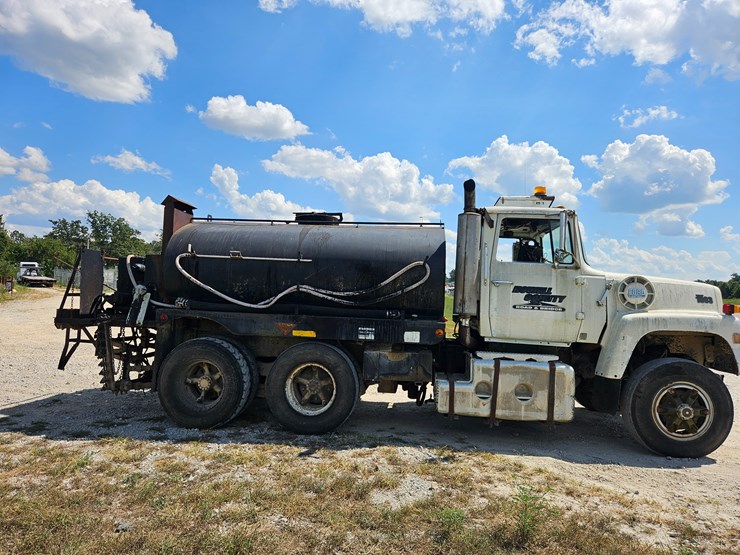 1982-ford-lt9000-image-17