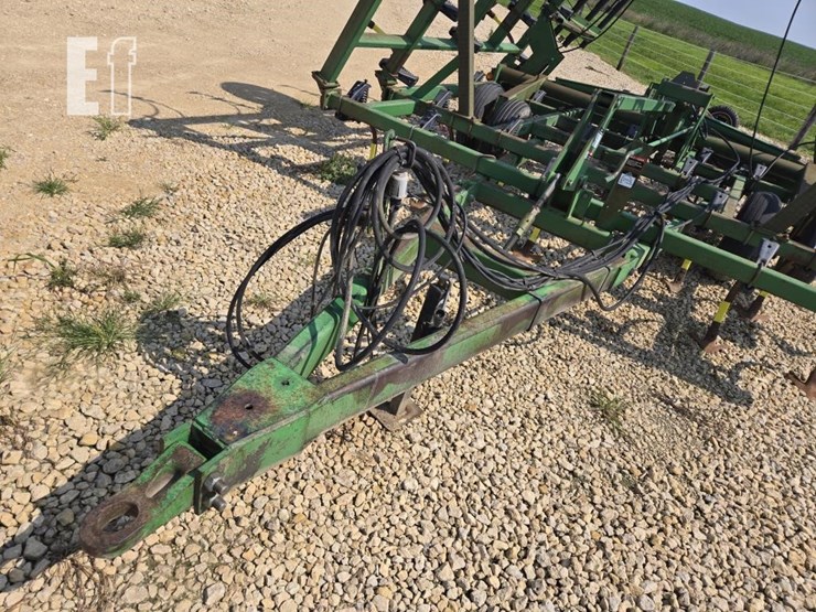 john-deere-33-image-12