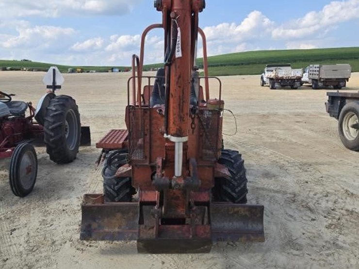 1985-ditch-witch-3210-image-2