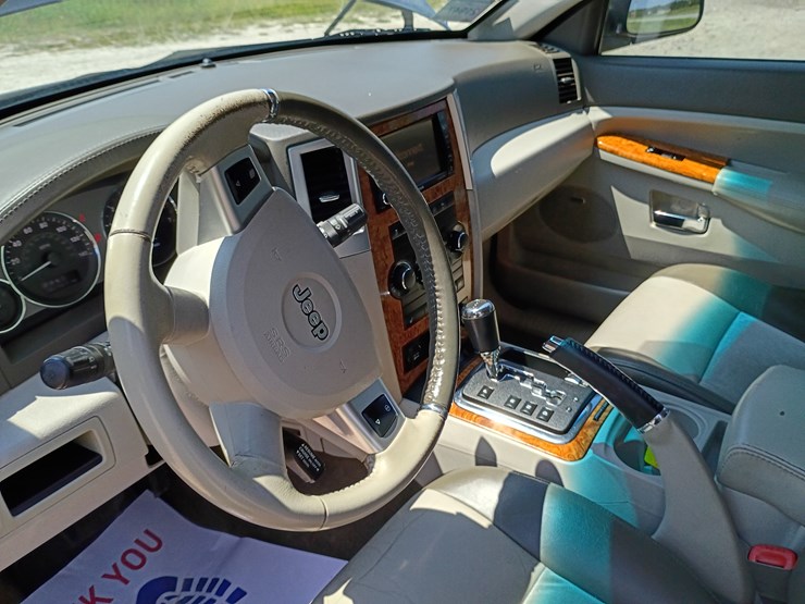 2010-jeep-grand-cherokee-image-83