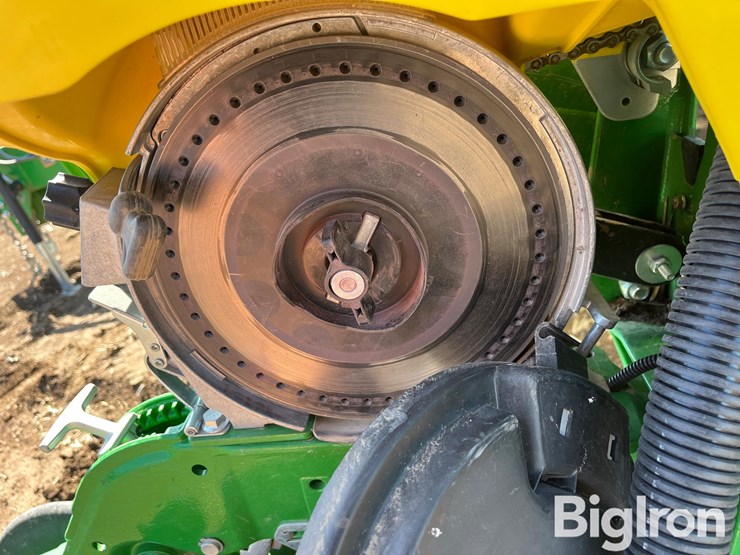 john-deere-1765-image-18