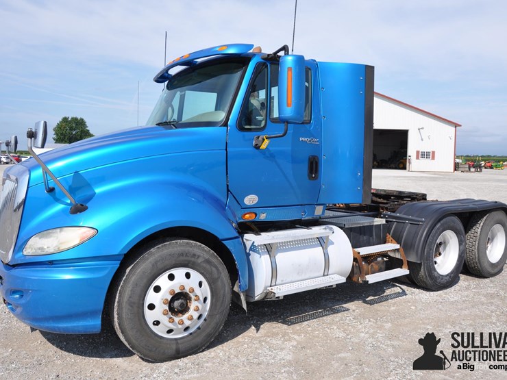 2011-international-prostar-image-1