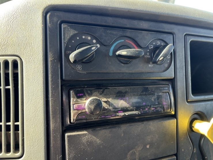 2003-international-durastar-4400-image-32