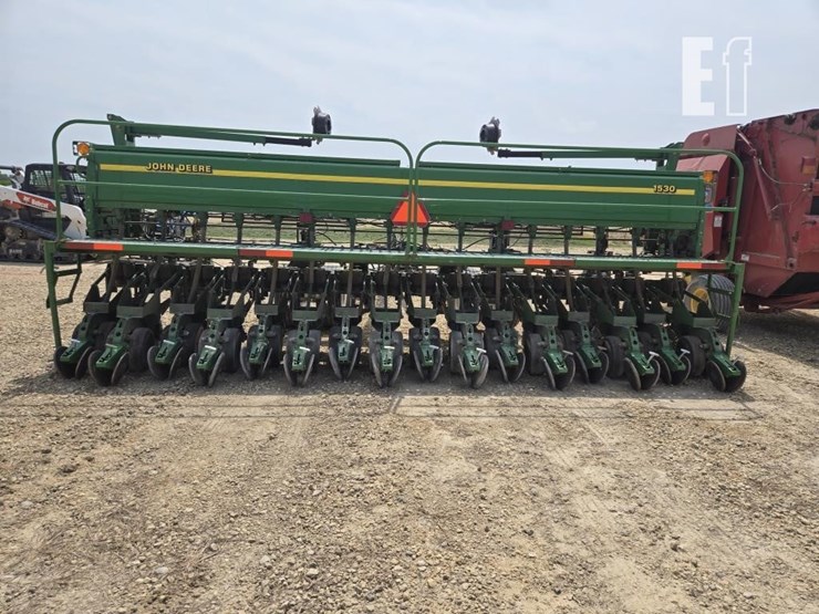 2001-john-deere-1530-image-9