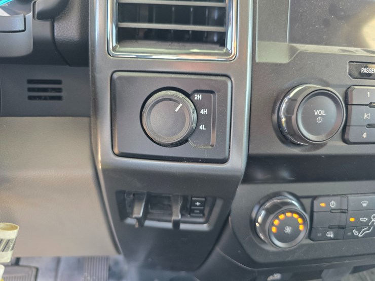 2022-ford-f600-image-107