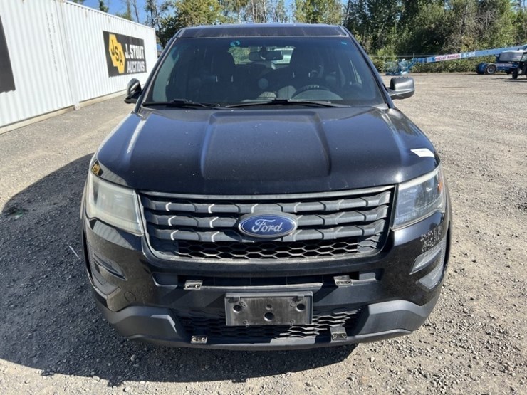 2017-ford-explorer-image-8