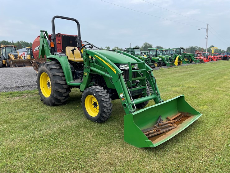 2011-john-deere-4120-image-3