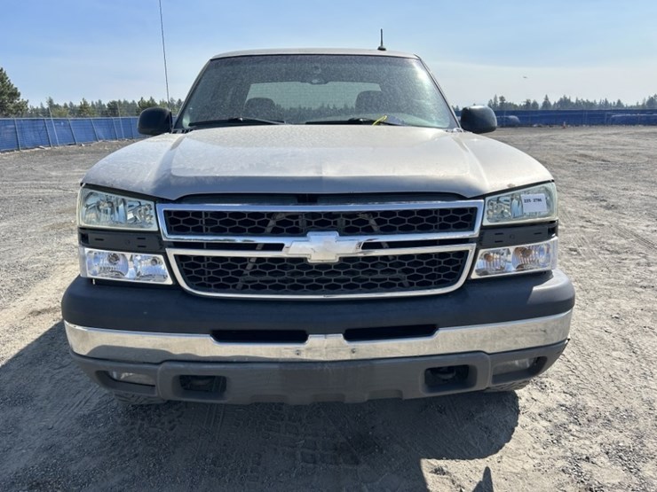 2003-chevrolet-silverado-1500hd-image-8