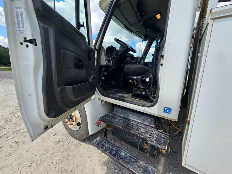 2008-international-durastar-4300-image-46