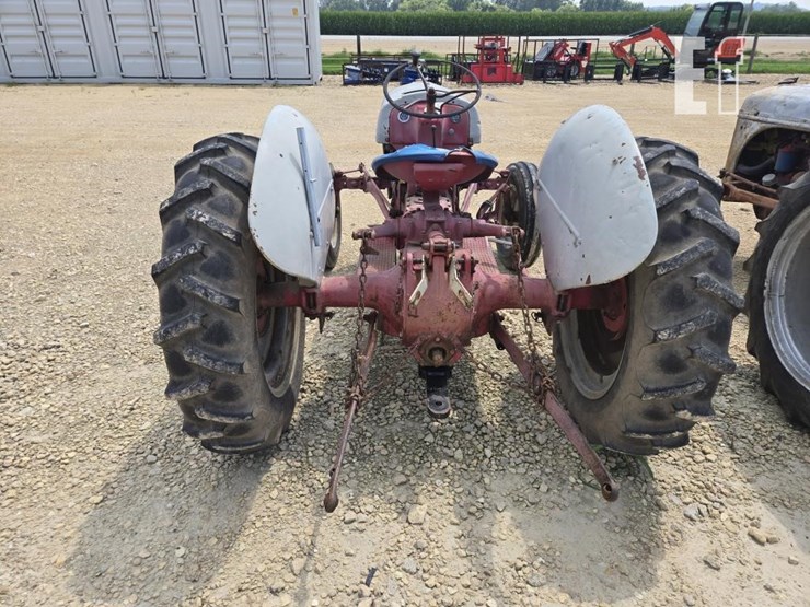 ford-tractor-image-7