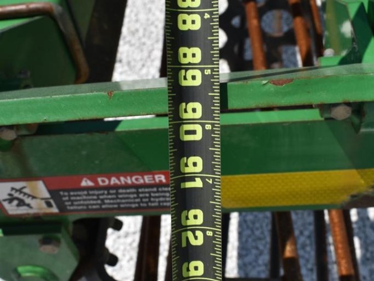 john-deere-200-image-29