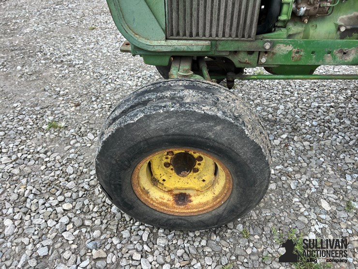 john-deere-2640-image-16