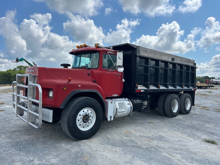 1997-mack-rb688s-image-1