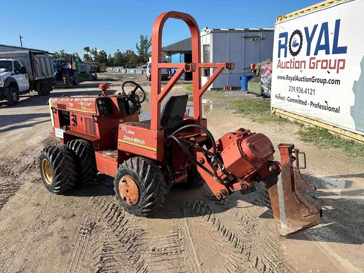 ditch-witch-350sx-image-8