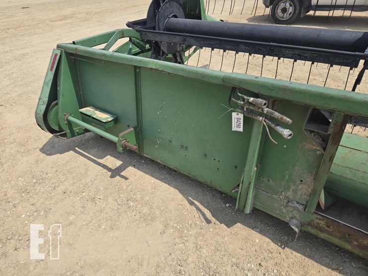 john-deere-220-image-5