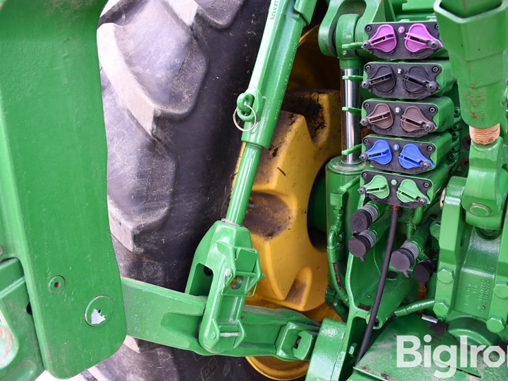 2014-john-deere-8335r-image-15