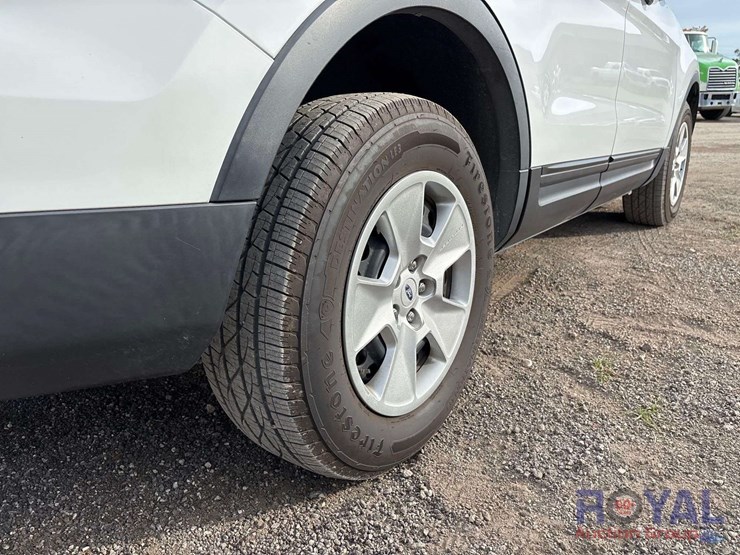 2014-ford-explorer-image-28