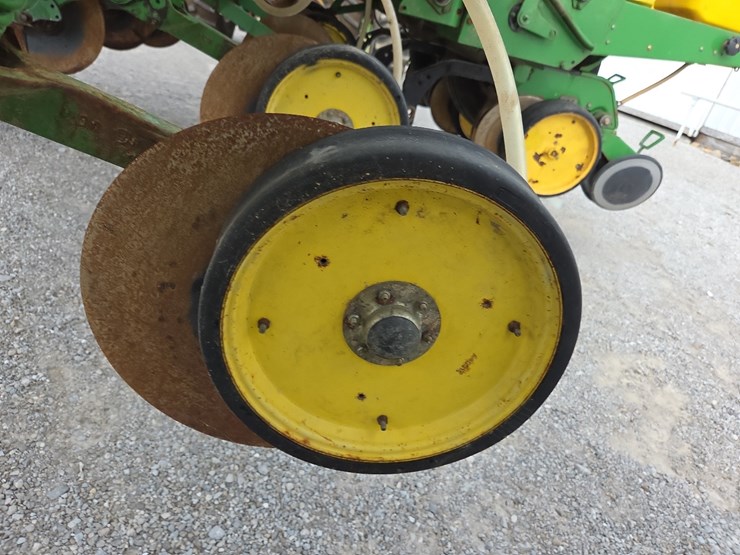 john-deere-7200-image-27