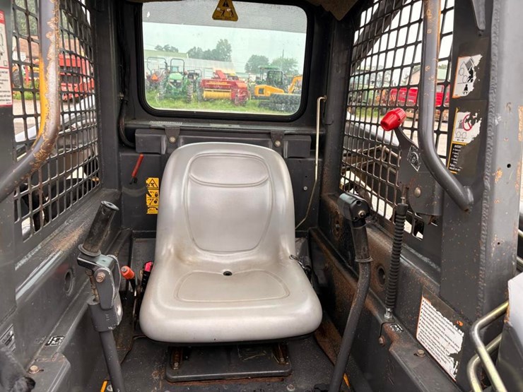 2003-new-holland-ls150-image-17