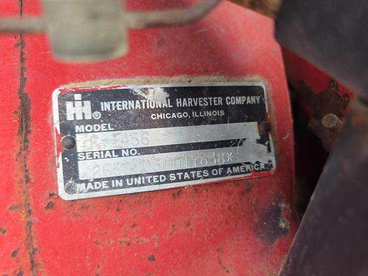 1970-ih-1456-tractor-image-12